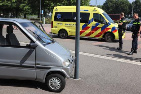 Vrouw botst met Canta tegen lantaarnpaal aan de Olympiaweg Waalwijk