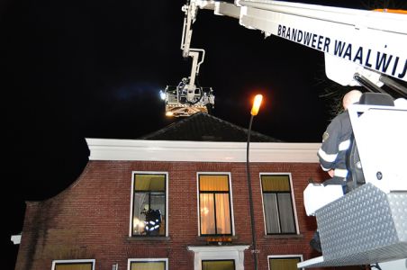 Huis vol rook na schoorsteenbrand aan de Grotestraat Waalwijk