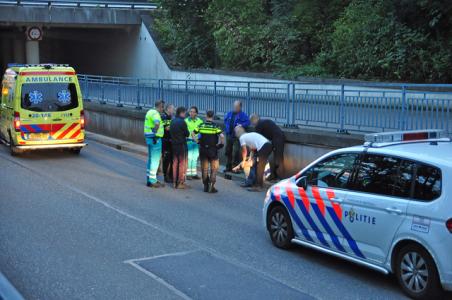 Mannen gaan met elkaar op de vuist aan de Hertog Janstraat Waalwijk