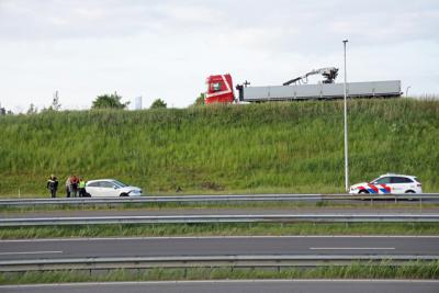 Schade aan voertuig door ongeval op de A59 (Maasroute) Waalwijk