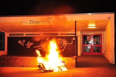 Containerbrand op schoolterrein aan het Oranjeplein Waalwijk