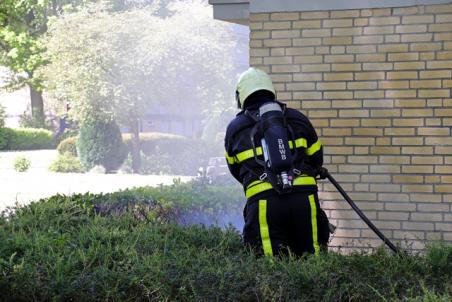 Buitenbrandje aan de Esdoornstraat Waalwijk