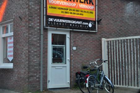 Inbrekers slaan toe bij de Vuurwerkgigant in Waalwijk