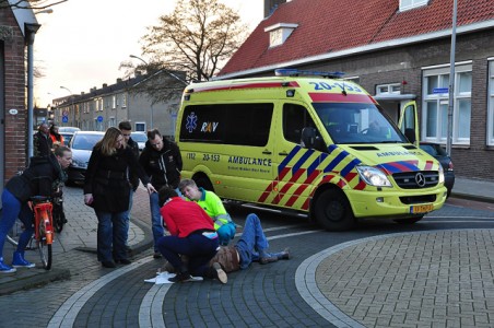 Man valt van fiets aan de Baardwijksestraat Waalwijk