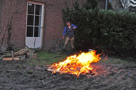 Buitenbrand aan de Burg. Verwielstraat Waalwijk