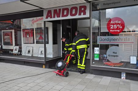 Brandlucht in winkel aan de Wilhelminastraat Waalwijk