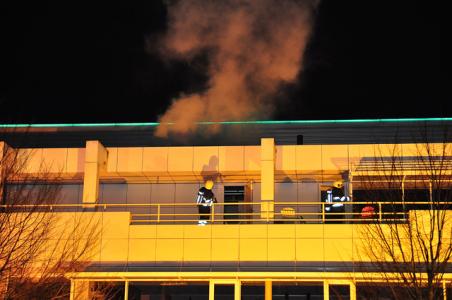 Brandweer rukt uit voor rookontwikkeling in bedrijf aan de Tuinstraat Waalwijk