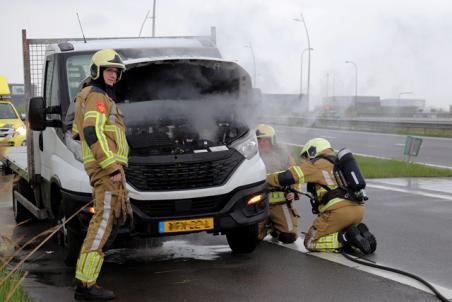 Autobrand op de Midden-Brabantweg Waalwijk