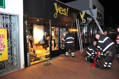 Brand bij winkelcentrum De Els Waalwijk