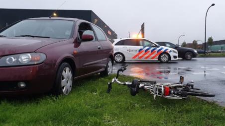 Automobilist met verlopen rijbewijs rijdt fietser aan in Waalwijk