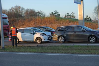 Verkeershinder op Midden-Brabantweg Waalwijk na kop-staartbotsing