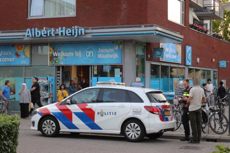 Agressieve klant in winkel van Albert Heijn aan het Bloemenoordplein Waalwijk