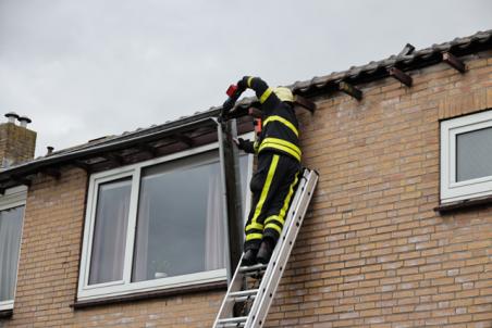 Topdrukte bij de Brabantse brandweer, goot dreigt door ramen te waaien