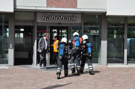Rabobank ontruimd tijdens brandmelding aan de Grotestraat Waalwijk