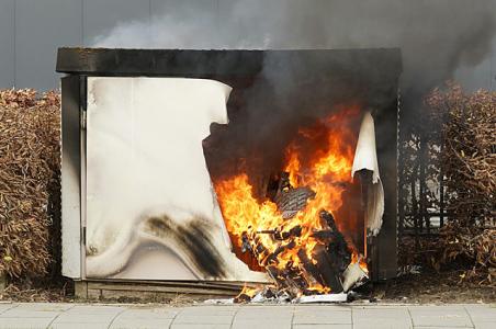 Brand in transformatorhuisje aan de Tielenstraat Waalwijk