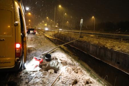 Automobilist rijdt lantaarnpaal omver in Waalwijk