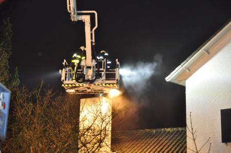 Brandweer rukt uit voor een schoorsteenbrand aan de Forestierlaan Waalwijk