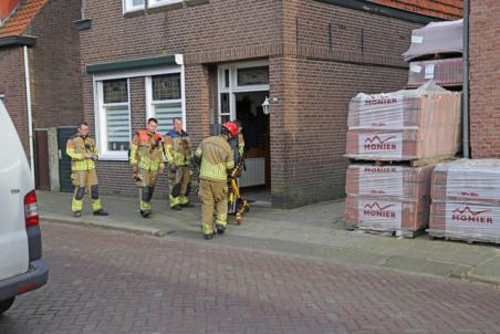 Man zit met voet bekneld tussen trapleuning aan het Westeinde Waalwijk