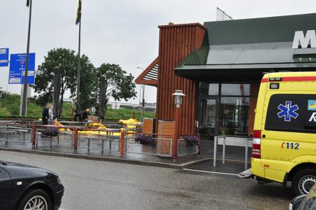 Man komt ten val bij werkzaamheden McDonald&#039;s aan de Van Andelstraat Waalwijk