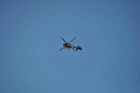 Politiehelikopter geruime tijd boven Waalwijk