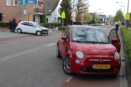 Aanrijding tussen twee auto’s aan de Wilhelminastraat Waalwijk