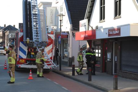 Brand in plafond bij winkel Toko Makmur aan de Grotestraat Waalwijk