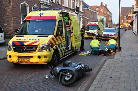 Scooterrijder zwaargewond op Grotestraat in Waalwijk