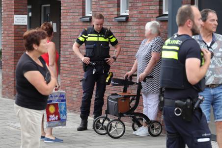 Man probeert vrouw met geweld te beroven van haar ketting aan de Van Lovenlaan Waalwijk