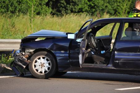 Ongeval tussen drie auto&#039;s op de Midden-Brabantweg Waalwijk