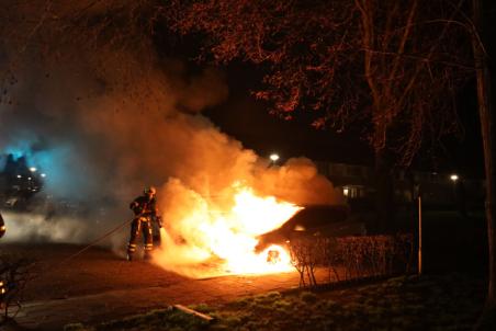 Autobrand aan de Johann Straussstraat Waalwijk