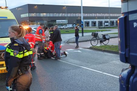 Fietser gewond na botsing met auto bij kruispunt Weteringweg