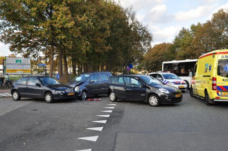 Ongeval tussen 3 auto’s aan de Akkerlaan Waalwijk