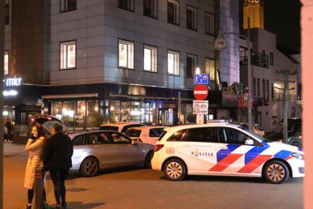 Veel politie inzet door verwarde man aan de Grotestraat Waalwijk