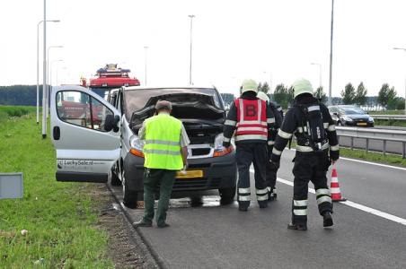 Klein brandje in bestelbusje op de A59 (Maasroute) Waalwijk