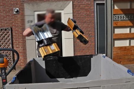 Politie-inval op Tweede Paasdag: Vijf aanhoudingen bij drugsvangst in Grotestraat