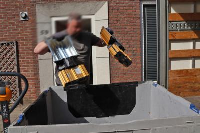 Politie-inval op Tweede Paasdag: Vijf aanhoudingen bij drugsvangst in Grotestraat