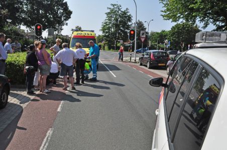 Meisje lichtgewond na aanrijding aan de Putstraat Waalwijk