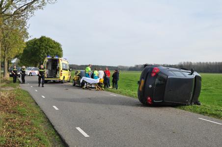 Kind naar ziekenhuis na bizar auto-ongeluk