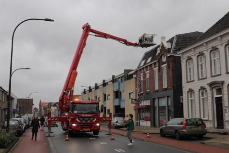 Dakpannen los op woning aan de Grotestraat Waalwijk