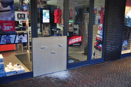 Weer een inbraak bij winkel van Aktiesport aan de Markt Waalwijk