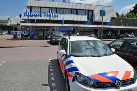 Winkeldief gaat door het lint bij Albert Heijn aan winkelcentrum De Els Waalwijk