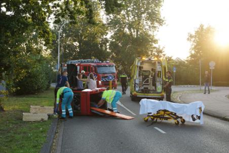 Bestuurder landt op zijn kant met Canta in Waalwijk