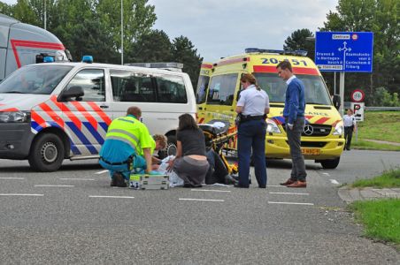 Man gewond na aanrijding met auto aan de Kloosterheulweg Waalwijk