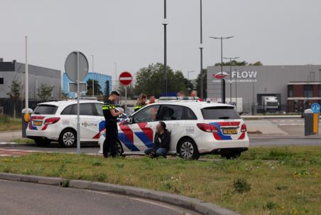 Verwarde man op terrein van Bol.com in Waalwijk