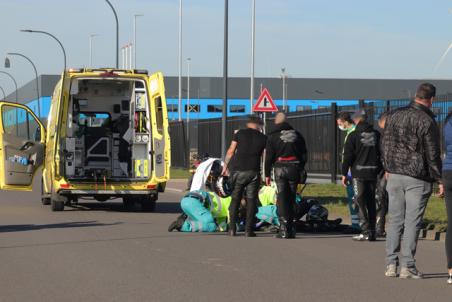 Motorrijder zwaargewond na val aan de Mechie Trommelenweg Waalwijk