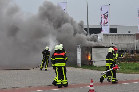 Brand in transformatorhuisje Waalwijk, twintig bedrijven zonder stroom