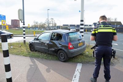 Onder invloed van drugs crasht man met auto op afrit A59 (Maasroute) Waalwijk