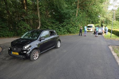Botsing op Hoefsvenlaan in Waalwijk: twee auto&#039;s betrokken